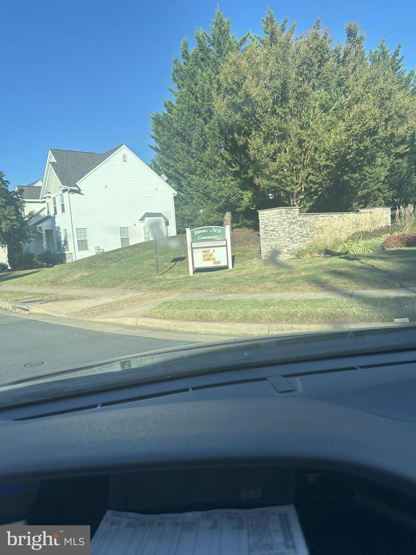 8270 LINBLAKE CT, MANASSAS, Virginia 20111, 4 Bedrooms Bedrooms, ,3 BathroomsBathrooms,Residential,For sale,8270 LINBLAKE CT,VAPW2103448 MLS # VAPW2103448