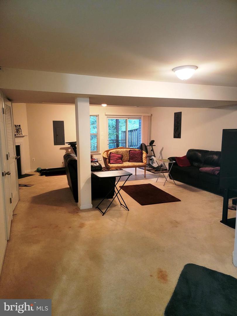 8270 LINBLAKE CT, MANASSAS, Virginia 20111, 4 Bedrooms Bedrooms, ,3 BathroomsBathrooms,Residential,For sale,8270 LINBLAKE CT,VAPW2103448 MLS # VAPW2103448