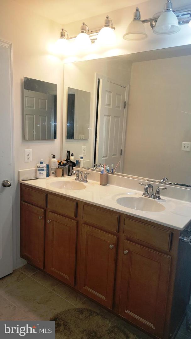 8270 LINBLAKE CT, MANASSAS, Virginia 20111, 4 Bedrooms Bedrooms, ,3 BathroomsBathrooms,Residential,For sale,8270 LINBLAKE CT,VAPW2103448 MLS # VAPW2103448