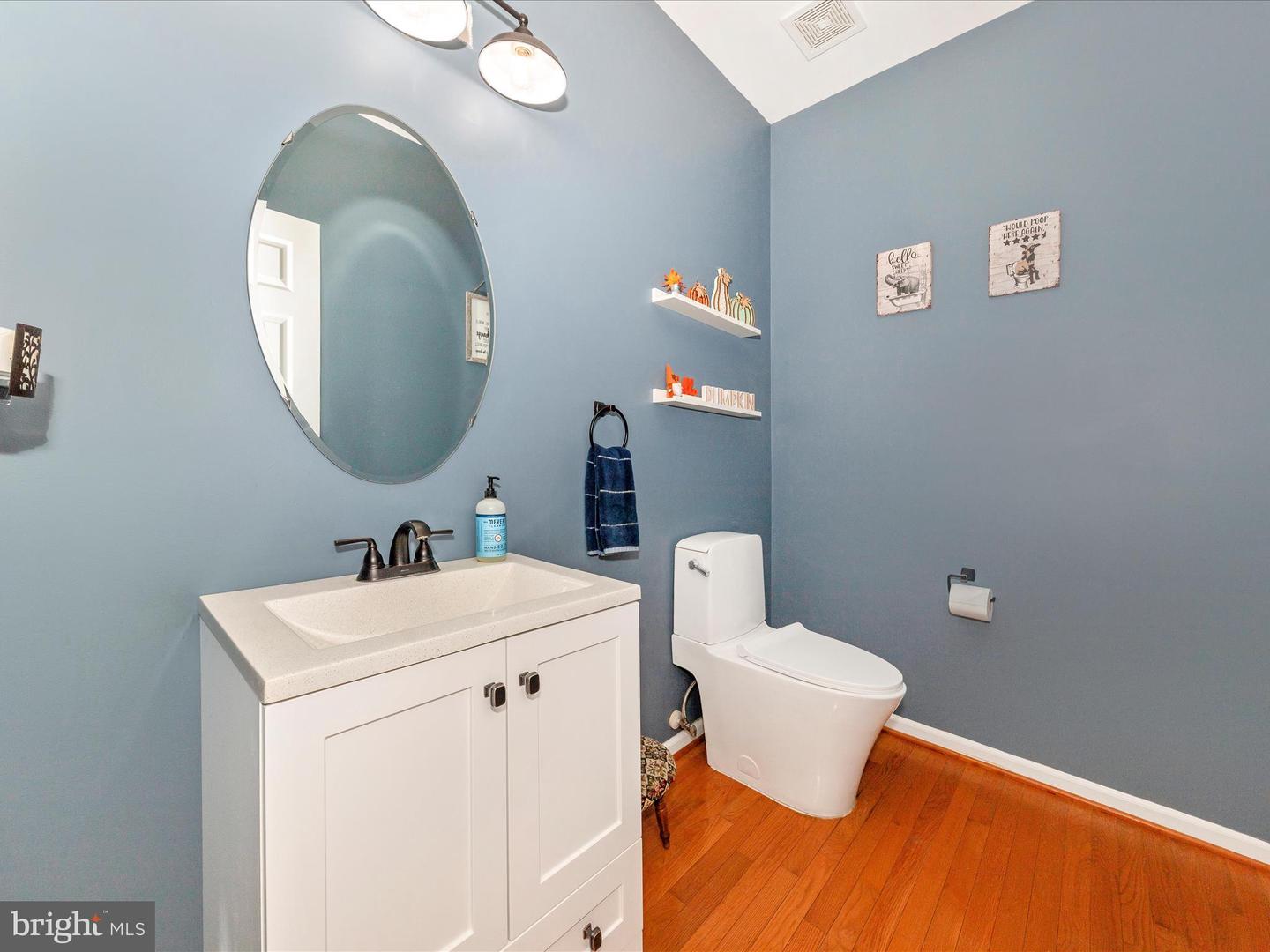 34 LANGE DR, LOVETTSVILLE, Virginia 20180, 5 Bedrooms Bedrooms, 19 Rooms Rooms,3 BathroomsBathrooms,Residential,For sale,34 LANGE DR,VALO2106324 MLS # VALO2106324