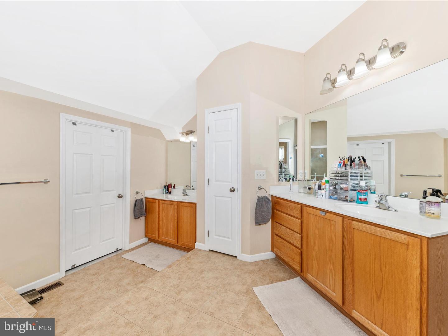 34 LANGE DR, LOVETTSVILLE, Virginia 20180, 5 Bedrooms Bedrooms, 19 Rooms Rooms,3 BathroomsBathrooms,Residential,For sale,34 LANGE DR,VALO2106324 MLS # VALO2106324