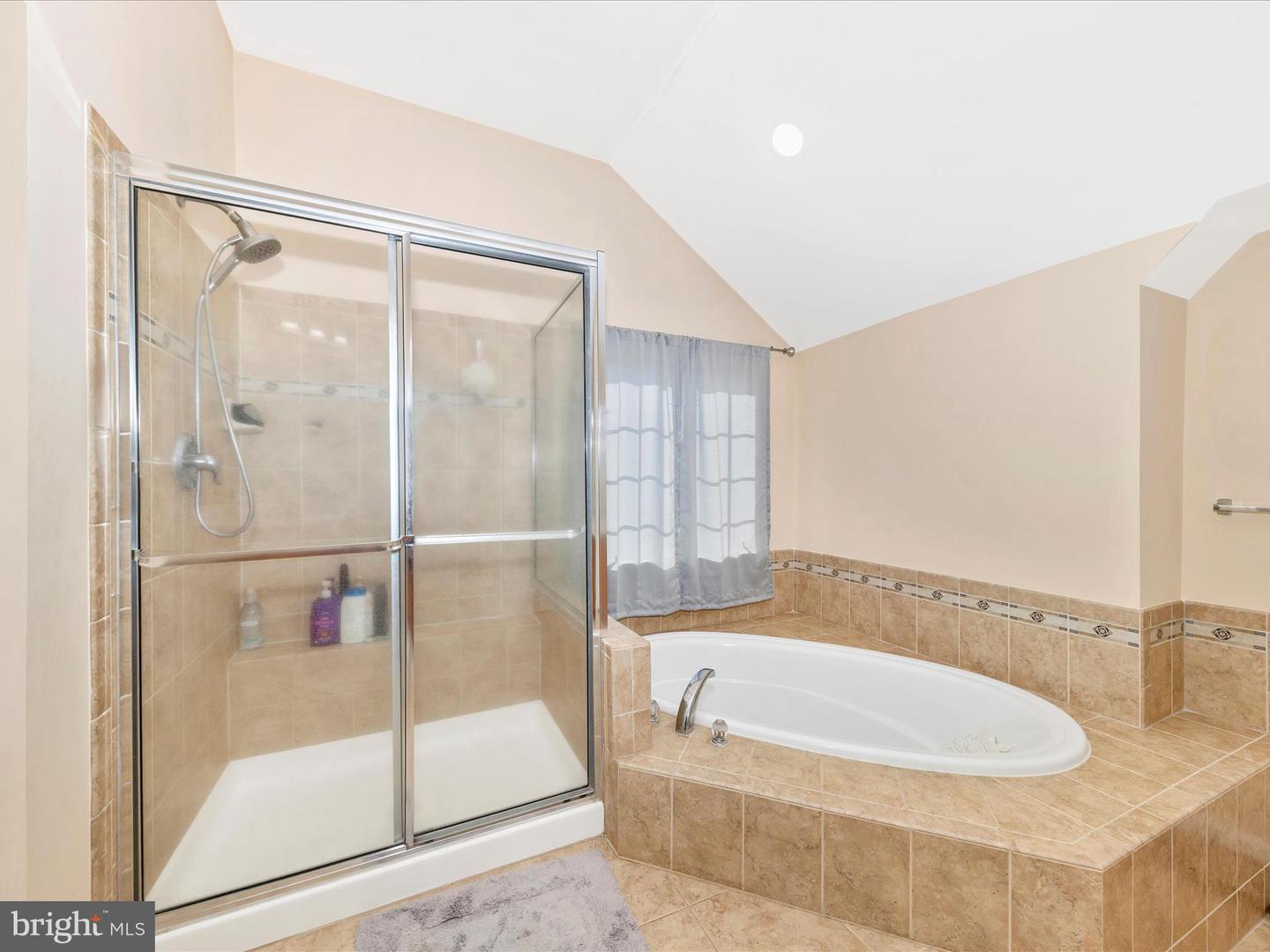 34 LANGE DR, LOVETTSVILLE, Virginia 20180, 5 Bedrooms Bedrooms, 19 Rooms Rooms,3 BathroomsBathrooms,Residential,For sale,34 LANGE DR,VALO2106324 MLS # VALO2106324