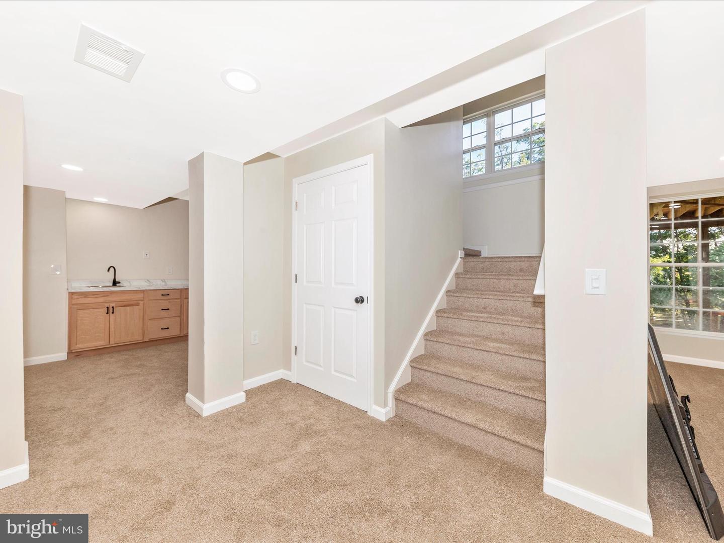 34 LANGE DR, LOVETTSVILLE, Virginia 20180, 5 Bedrooms Bedrooms, 19 Rooms Rooms,3 BathroomsBathrooms,Residential,For sale,34 LANGE DR,VALO2106324 MLS # VALO2106324