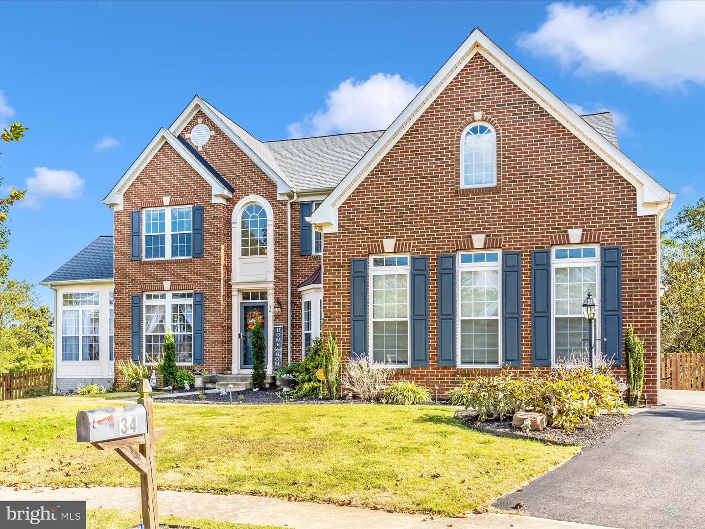 34 LANGE DR, LOVETTSVILLE, Virginia 20180, 5 Bedrooms Bedrooms, 19 Rooms Rooms,3 BathroomsBathrooms,Residential,For sale,34 LANGE DR,VALO2106324 MLS # VALO2106324