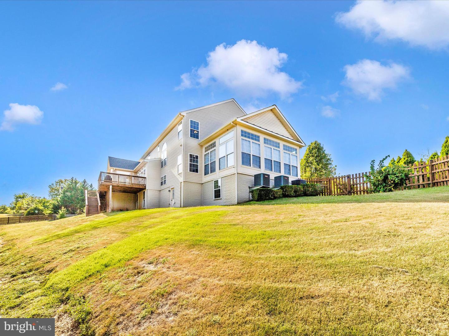 34 LANGE DR, LOVETTSVILLE, Virginia 20180, 5 Bedrooms Bedrooms, 19 Rooms Rooms,3 BathroomsBathrooms,Residential,For sale,34 LANGE DR,VALO2106324 MLS # VALO2106324