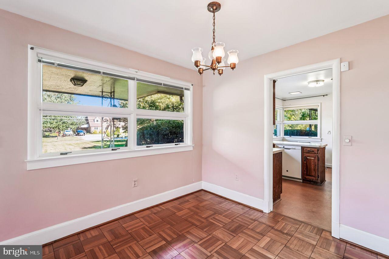 221 S MAPLE AVE, PURCELLVILLE, Virginia 20132, 3 Bedrooms Bedrooms, 8 Rooms Rooms,1 BathroomBathrooms,Residential,For sale,221 S MAPLE AVE,VALO2106376 MLS # VALO2106376