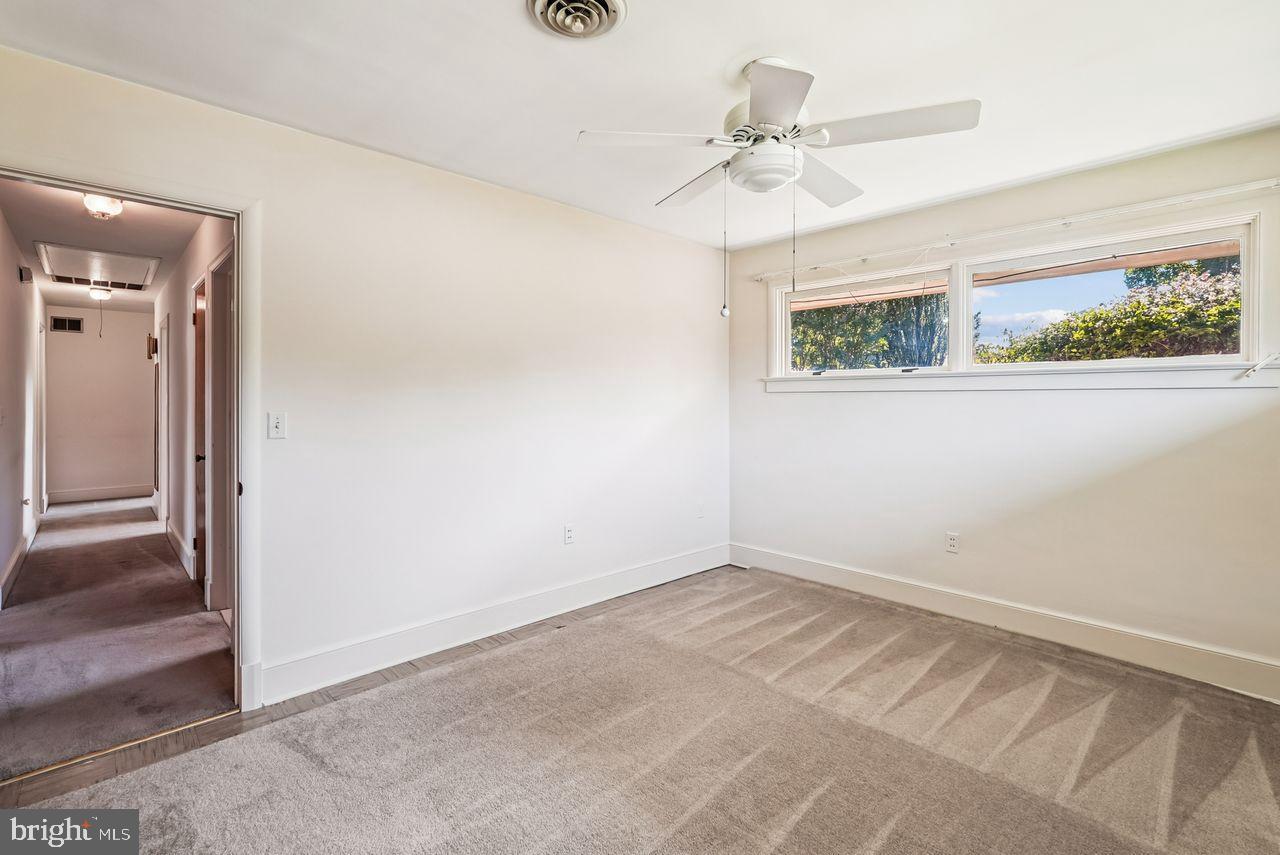 221 S MAPLE AVE, PURCELLVILLE, Virginia 20132, 3 Bedrooms Bedrooms, 8 Rooms Rooms,1 BathroomBathrooms,Residential,For sale,221 S MAPLE AVE,VALO2106376 MLS # VALO2106376