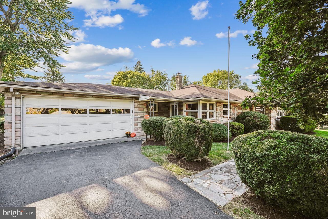 221 S MAPLE AVE, PURCELLVILLE, Virginia 20132, 3 Bedrooms Bedrooms, 8 Rooms Rooms,1 BathroomBathrooms,Residential,For sale,221 S MAPLE AVE,VALO2106376 MLS # VALO2106376