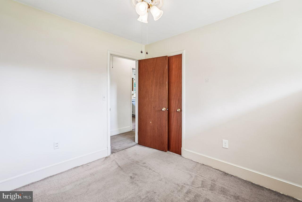 221 S MAPLE AVE, PURCELLVILLE, Virginia 20132, 3 Bedrooms Bedrooms, 8 Rooms Rooms,1 BathroomBathrooms,Residential,For sale,221 S MAPLE AVE,VALO2106376 MLS # VALO2106376