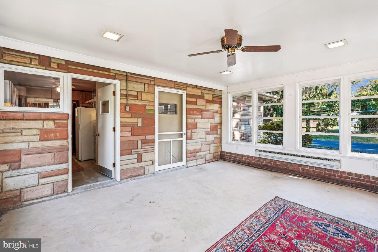 221 S MAPLE AVE, PURCELLVILLE, Virginia 20132, 3 Bedrooms Bedrooms, 8 Rooms Rooms,1 BathroomBathrooms,Residential,For sale,221 S MAPLE AVE,VALO2106376 MLS # VALO2106376