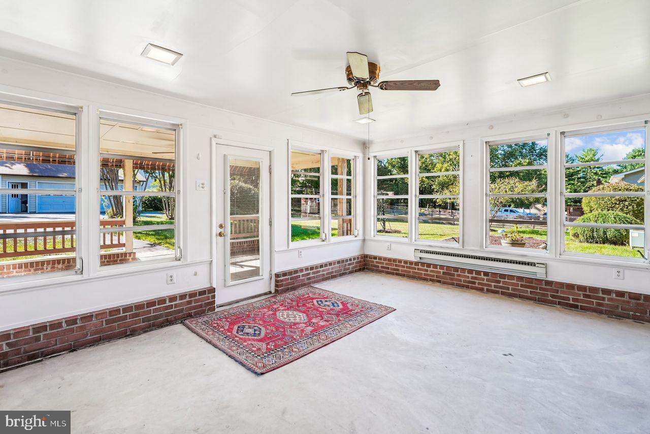221 S MAPLE AVE, PURCELLVILLE, Virginia 20132, 3 Bedrooms Bedrooms, 8 Rooms Rooms,1 BathroomBathrooms,Residential,For sale,221 S MAPLE AVE,VALO2106376 MLS # VALO2106376