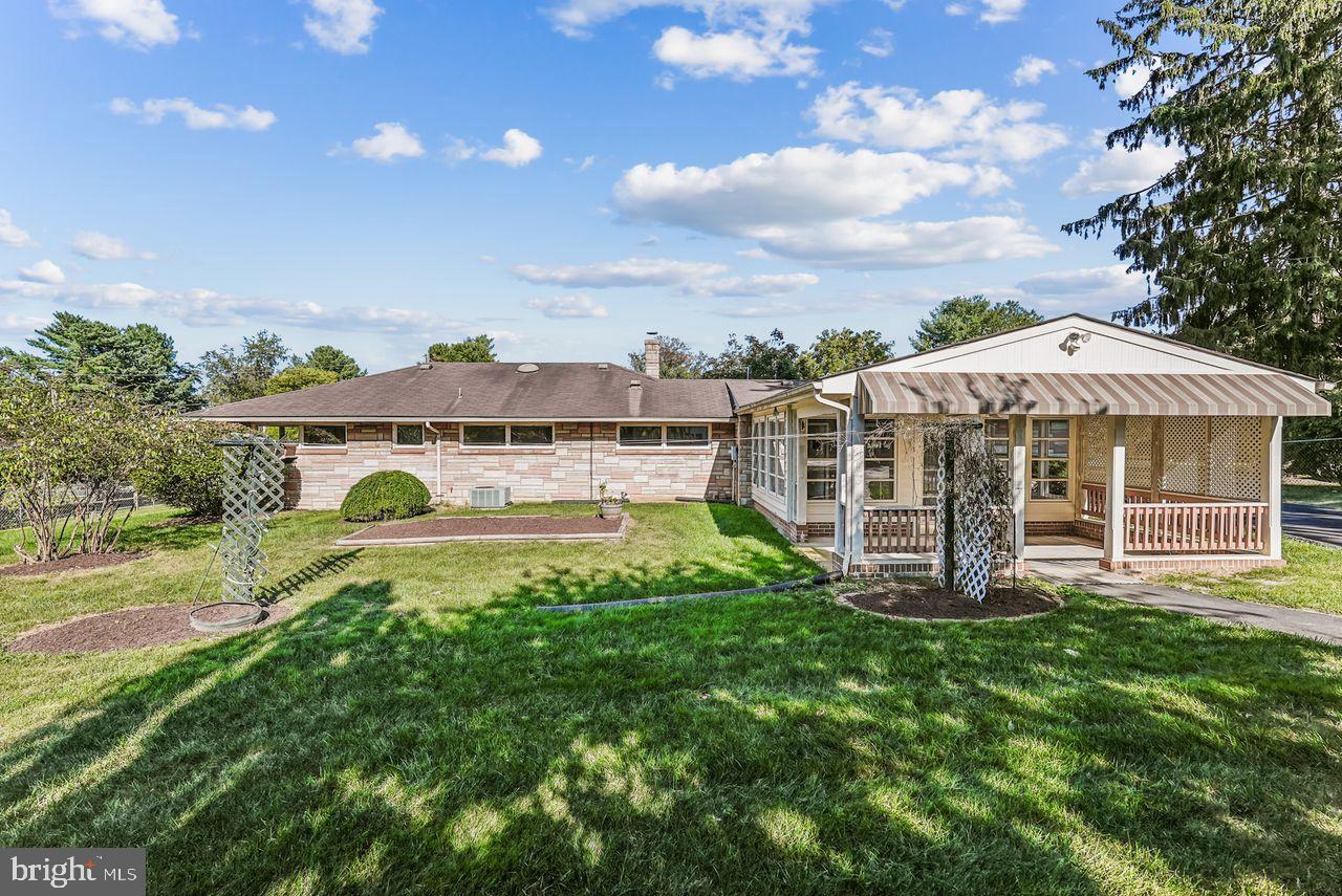 221 S MAPLE AVE, PURCELLVILLE, Virginia 20132, 3 Bedrooms Bedrooms, 8 Rooms Rooms,1 BathroomBathrooms,Residential,For sale,221 S MAPLE AVE,VALO2106376 MLS # VALO2106376