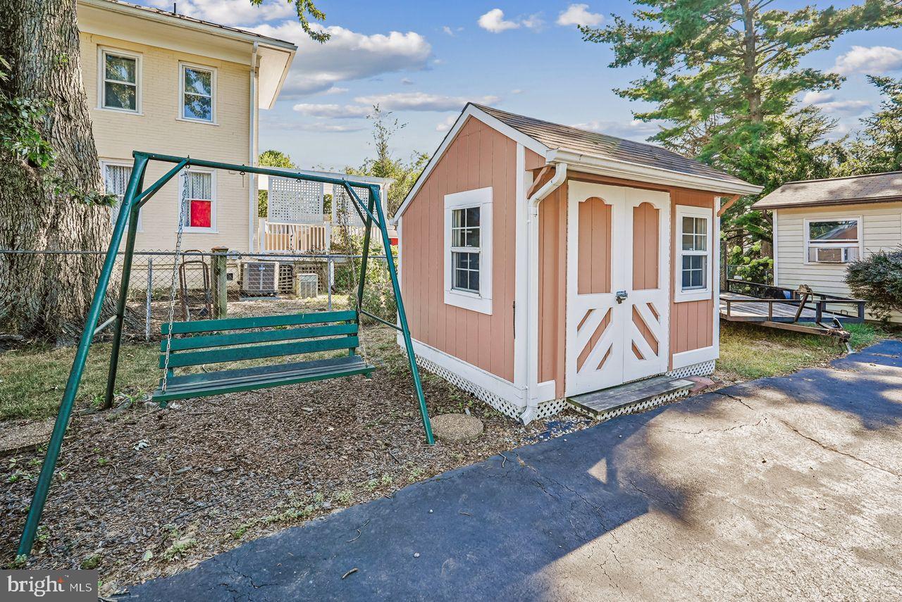 221 S MAPLE AVE, PURCELLVILLE, Virginia 20132, 3 Bedrooms Bedrooms, 8 Rooms Rooms,1 BathroomBathrooms,Residential,For sale,221 S MAPLE AVE,VALO2106376 MLS # VALO2106376
