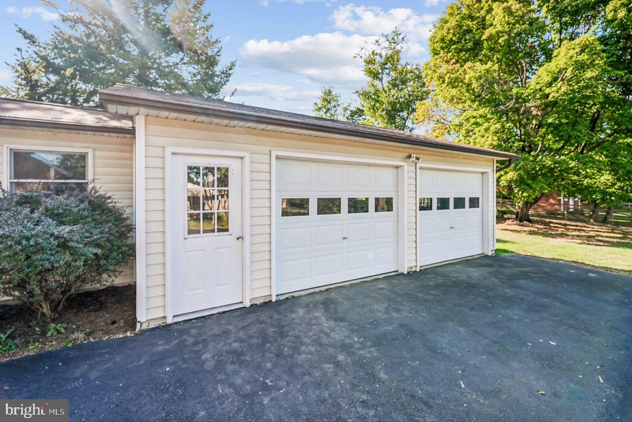 221 S MAPLE AVE, PURCELLVILLE, Virginia 20132, 3 Bedrooms Bedrooms, 8 Rooms Rooms,1 BathroomBathrooms,Residential,For sale,221 S MAPLE AVE,VALO2106376 MLS # VALO2106376