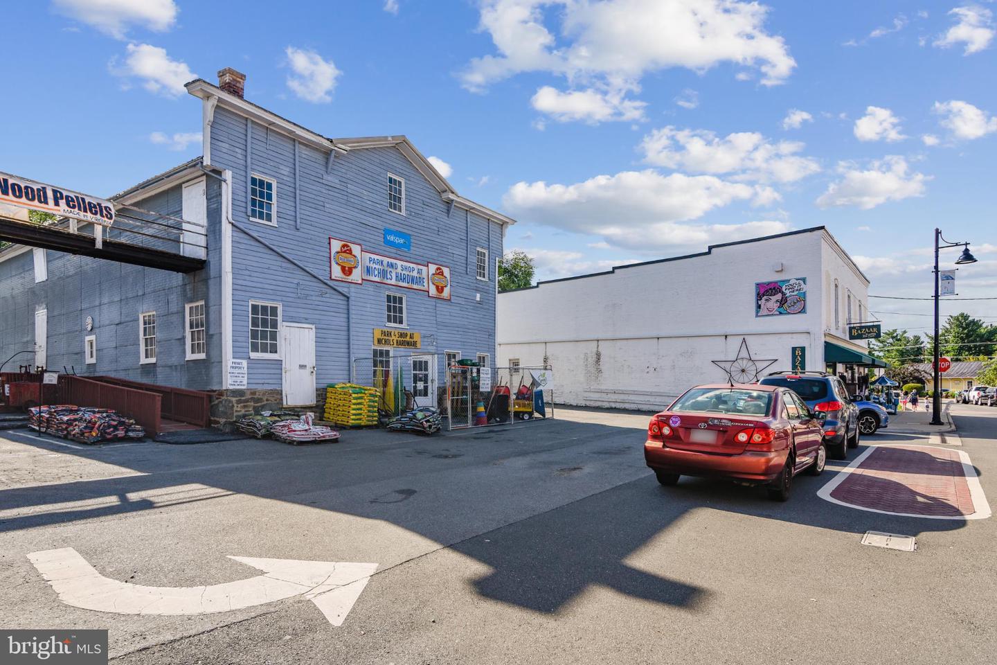 221 S MAPLE AVE, PURCELLVILLE, Virginia 20132, 3 Bedrooms Bedrooms, 8 Rooms Rooms,1 BathroomBathrooms,Residential,For sale,221 S MAPLE AVE,VALO2106376 MLS # VALO2106376