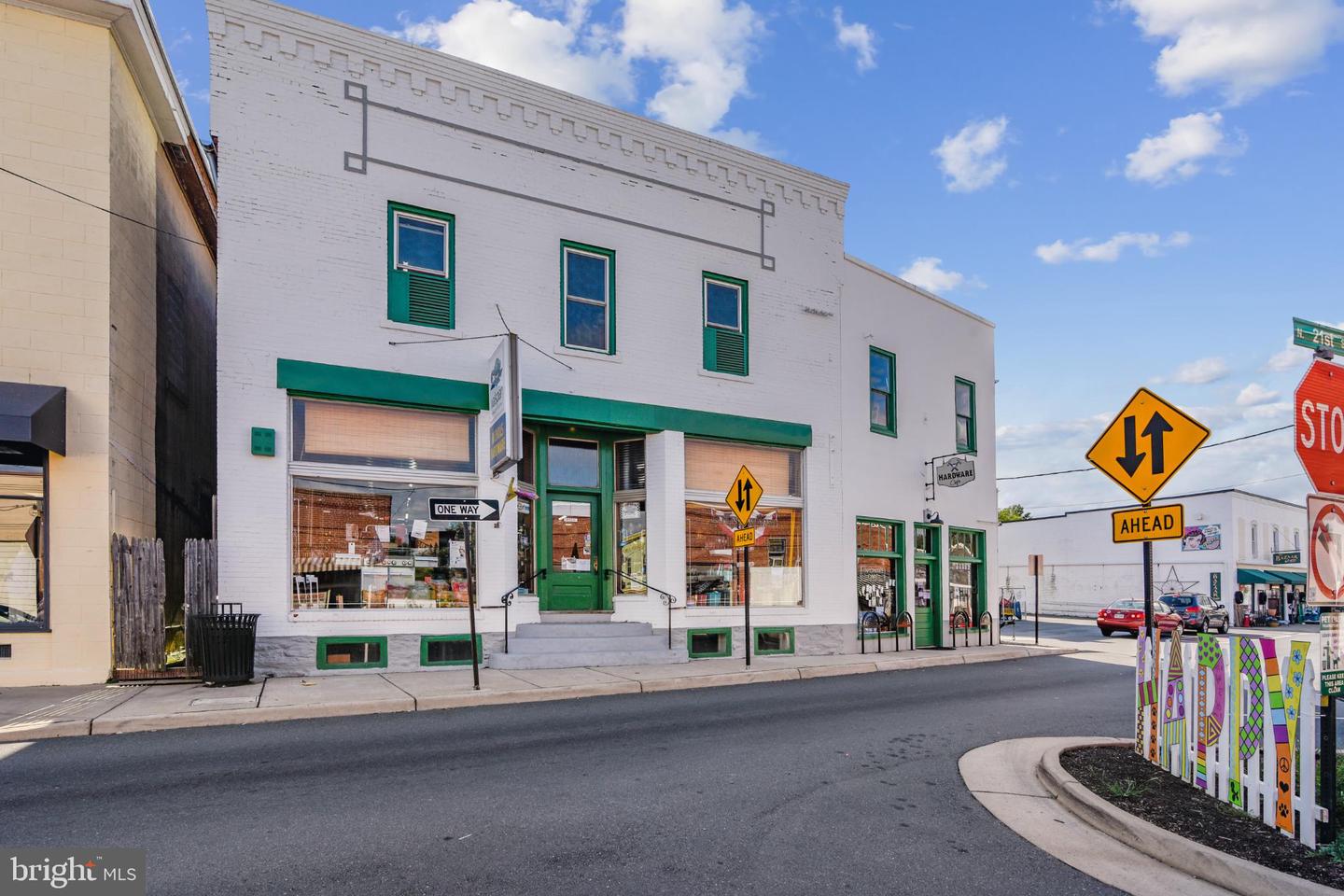 221 S MAPLE AVE, PURCELLVILLE, Virginia 20132, 3 Bedrooms Bedrooms, 8 Rooms Rooms,1 BathroomBathrooms,Residential,For sale,221 S MAPLE AVE,VALO2106376 MLS # VALO2106376