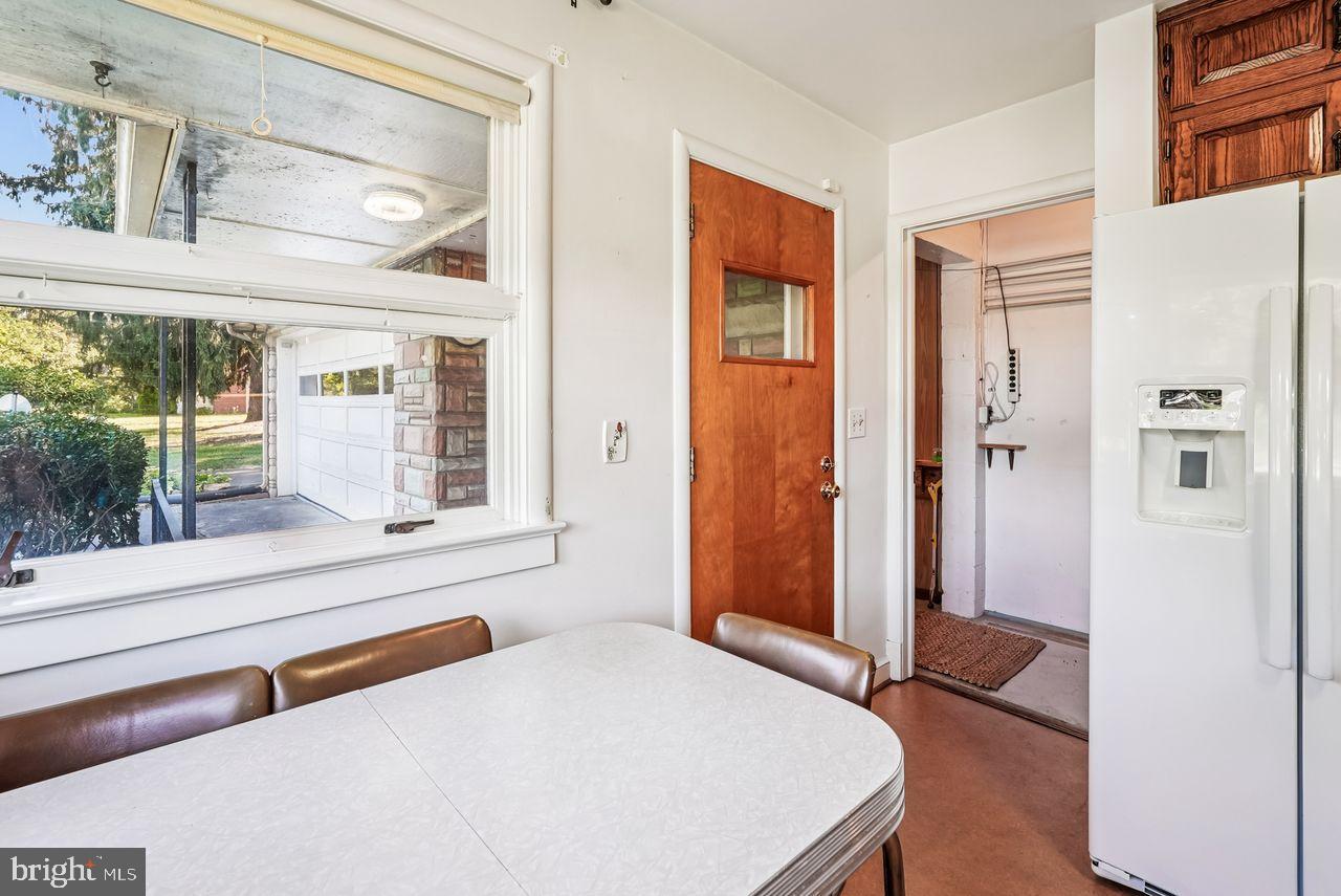 221 S MAPLE AVE, PURCELLVILLE, Virginia 20132, 3 Bedrooms Bedrooms, 8 Rooms Rooms,1 BathroomBathrooms,Residential,For sale,221 S MAPLE AVE,VALO2106376 MLS # VALO2106376