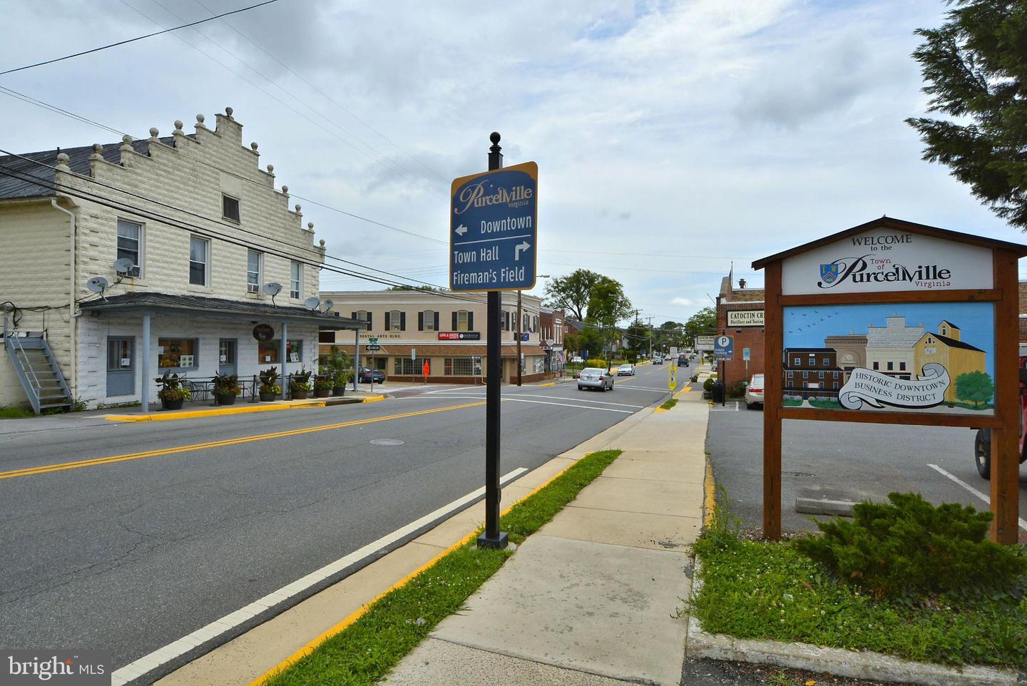 221 S MAPLE AVE, PURCELLVILLE, Virginia 20132, 3 Bedrooms Bedrooms, 8 Rooms Rooms,1 BathroomBathrooms,Residential,For sale,221 S MAPLE AVE,VALO2106376 MLS # VALO2106376