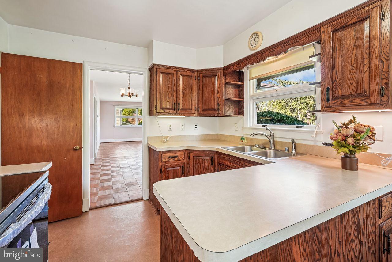 221 S MAPLE AVE, PURCELLVILLE, Virginia 20132, 3 Bedrooms Bedrooms, 8 Rooms Rooms,1 BathroomBathrooms,Residential,For sale,221 S MAPLE AVE,VALO2106376 MLS # VALO2106376