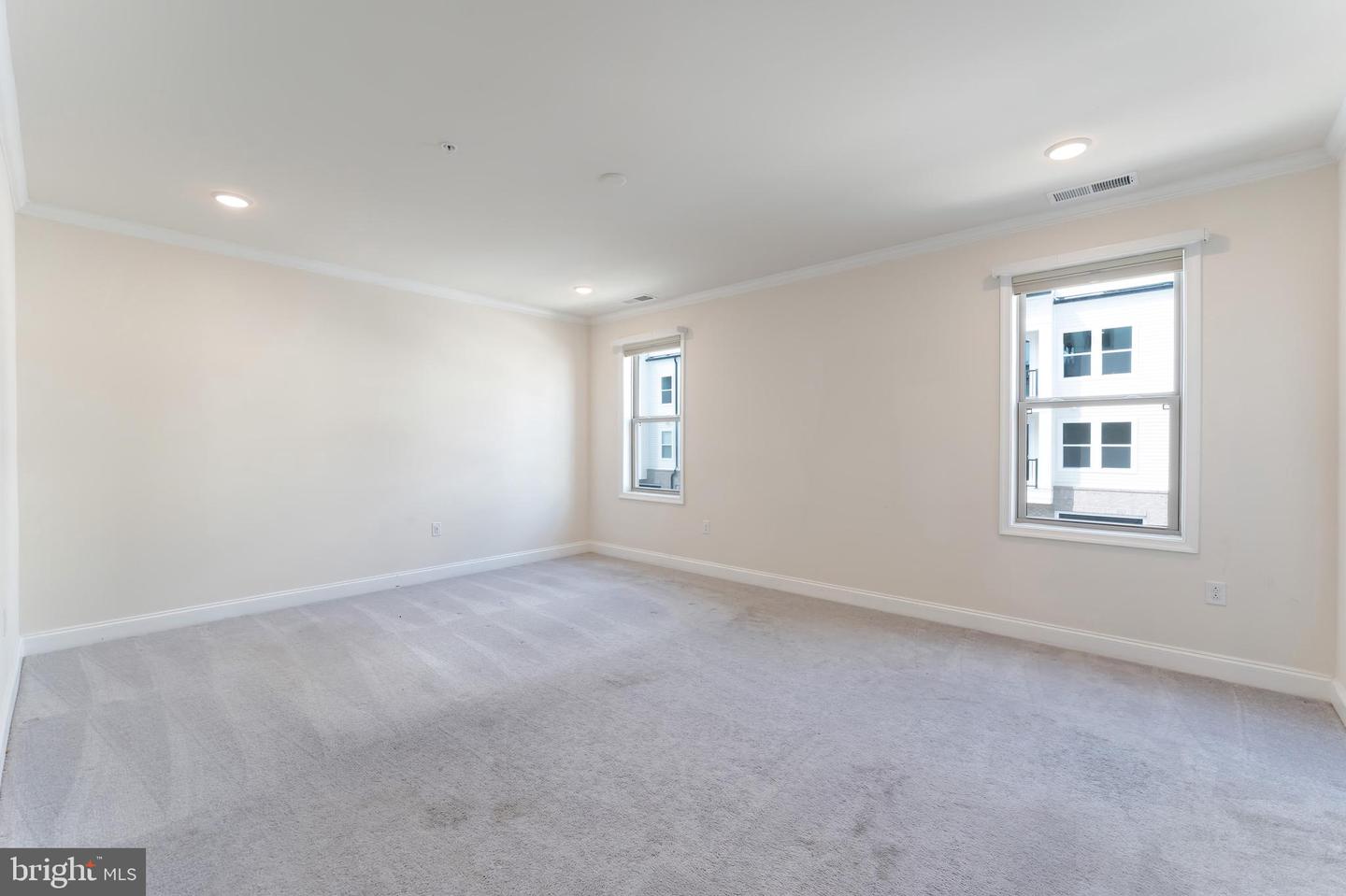 23631 HAVELOCK WALK TER #220, ASHBURN, Virginia 20148, 3 Bedrooms Bedrooms, ,2 BathroomsBathrooms,Residential,For sale,23631 HAVELOCK WALK TER #220,VALO2106404 MLS # VALO2106404