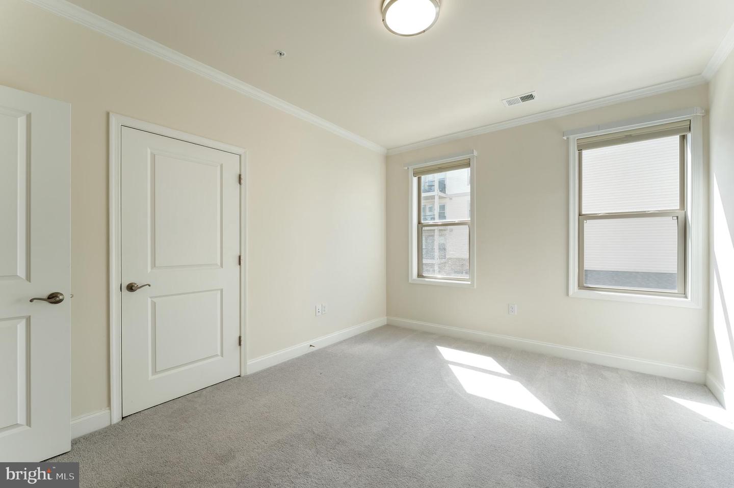 23631 HAVELOCK WALK TER #220, ASHBURN, Virginia 20148, 3 Bedrooms Bedrooms, ,2 BathroomsBathrooms,Residential,For sale,23631 HAVELOCK WALK TER #220,VALO2106404 MLS # VALO2106404