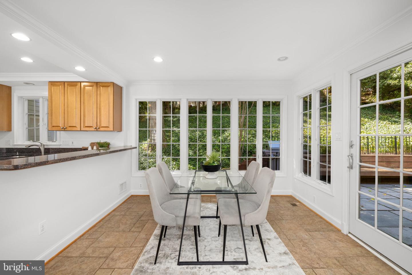 3712 25TH ST N, ARLINGTON, Virginia 22207, 3 Bedrooms Bedrooms, ,3 BathroomsBathrooms,Residential,For sale,3712 25TH ST N,VAAR2063220 MLS # VAAR2063220