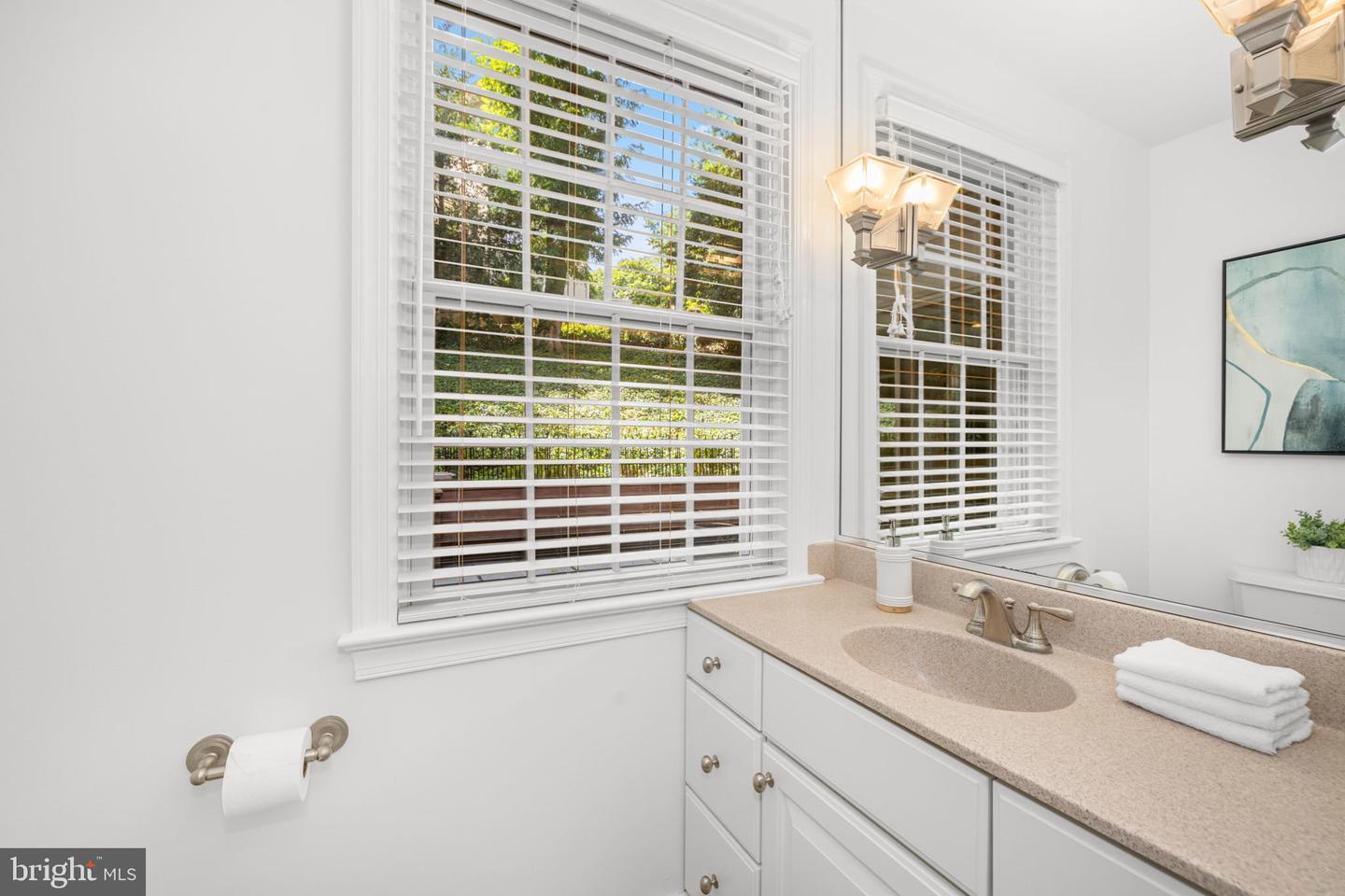 3712 25TH ST N, ARLINGTON, Virginia 22207, 3 Bedrooms Bedrooms, ,3 BathroomsBathrooms,Residential,For sale,3712 25TH ST N,VAAR2063220 MLS # VAAR2063220