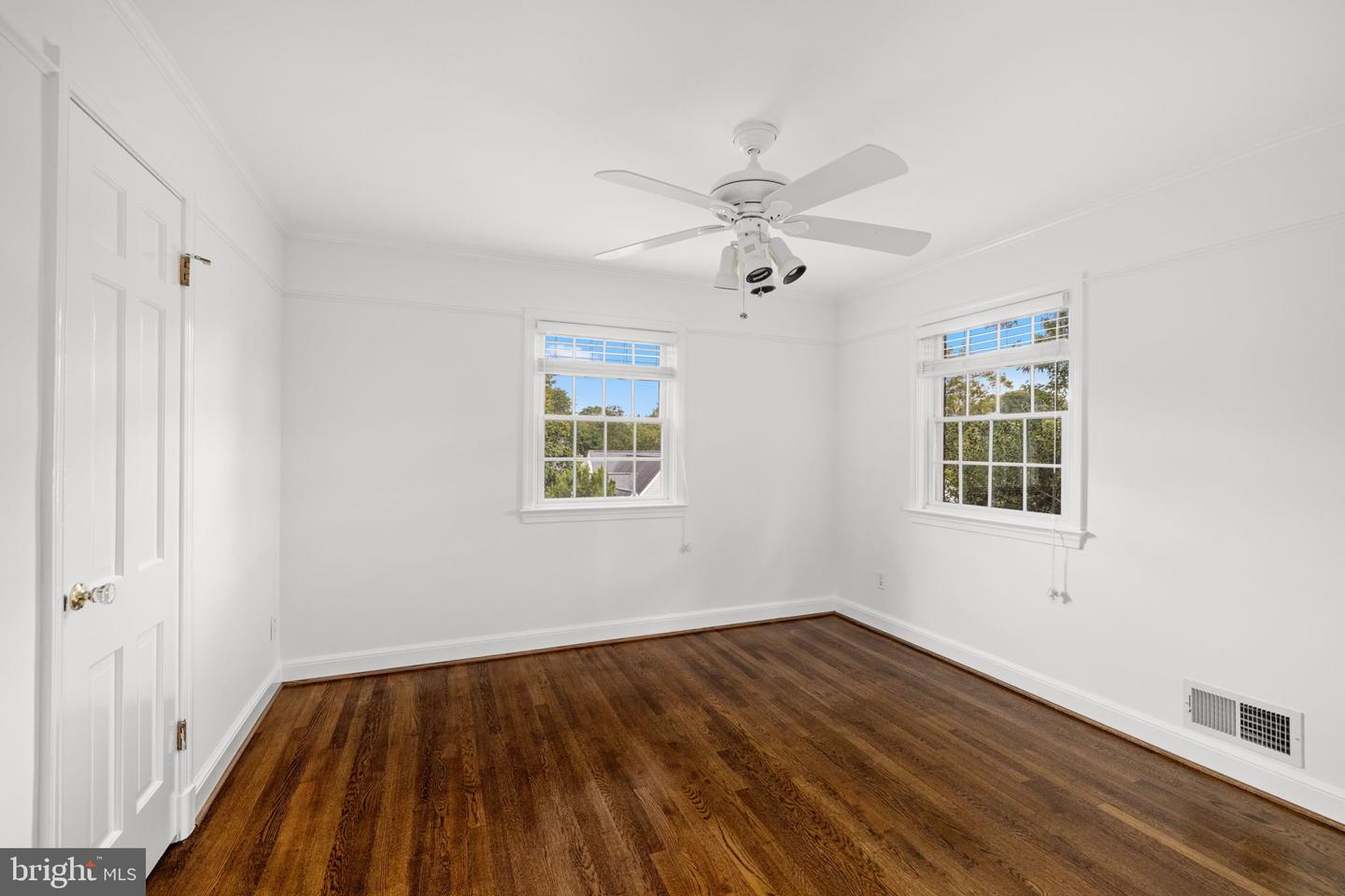 3712 25TH ST N, ARLINGTON, Virginia 22207, 3 Bedrooms Bedrooms, ,3 BathroomsBathrooms,Residential,For sale,3712 25TH ST N,VAAR2063220 MLS # VAAR2063220