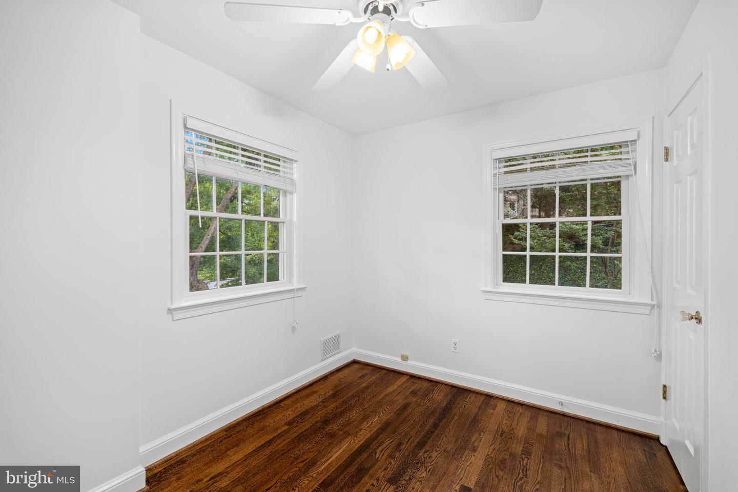3712 25TH ST N, ARLINGTON, Virginia 22207, 3 Bedrooms Bedrooms, ,3 BathroomsBathrooms,Residential,For sale,3712 25TH ST N,VAAR2063220 MLS # VAAR2063220