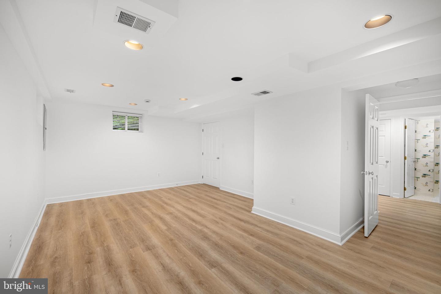 3712 25TH ST N, ARLINGTON, Virginia 22207, 3 Bedrooms Bedrooms, ,3 BathroomsBathrooms,Residential,For sale,3712 25TH ST N,VAAR2063220 MLS # VAAR2063220