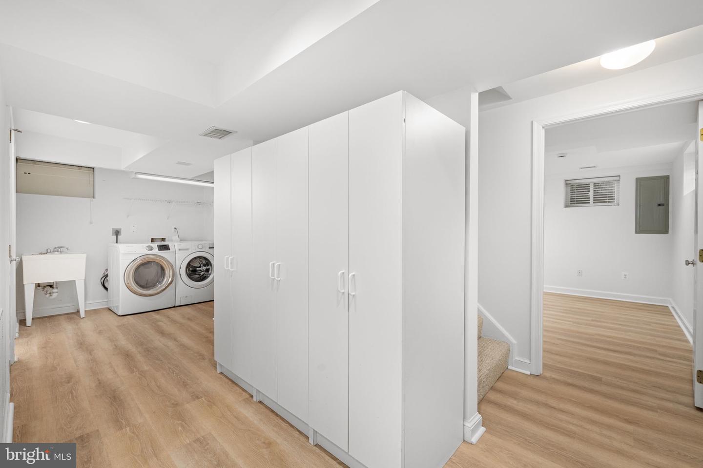 3712 25TH ST N, ARLINGTON, Virginia 22207, 3 Bedrooms Bedrooms, ,3 BathroomsBathrooms,Residential,For sale,3712 25TH ST N,VAAR2063220 MLS # VAAR2063220