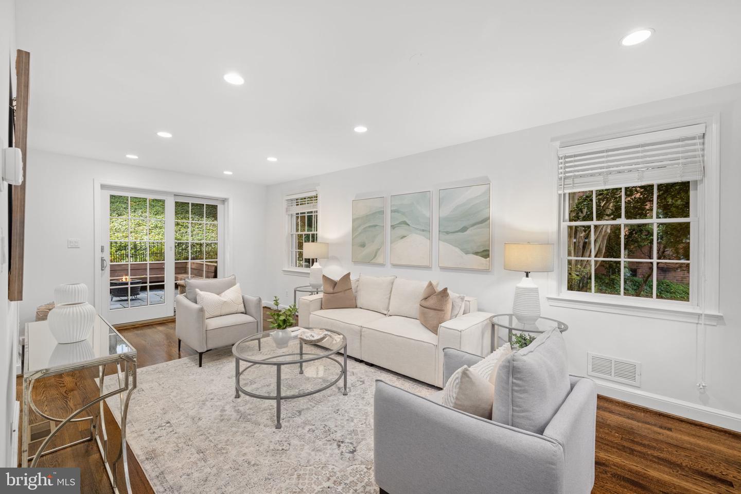 3712 25TH ST N, ARLINGTON, Virginia 22207, 3 Bedrooms Bedrooms, ,3 BathroomsBathrooms,Residential,For sale,3712 25TH ST N,VAAR2063220 MLS # VAAR2063220