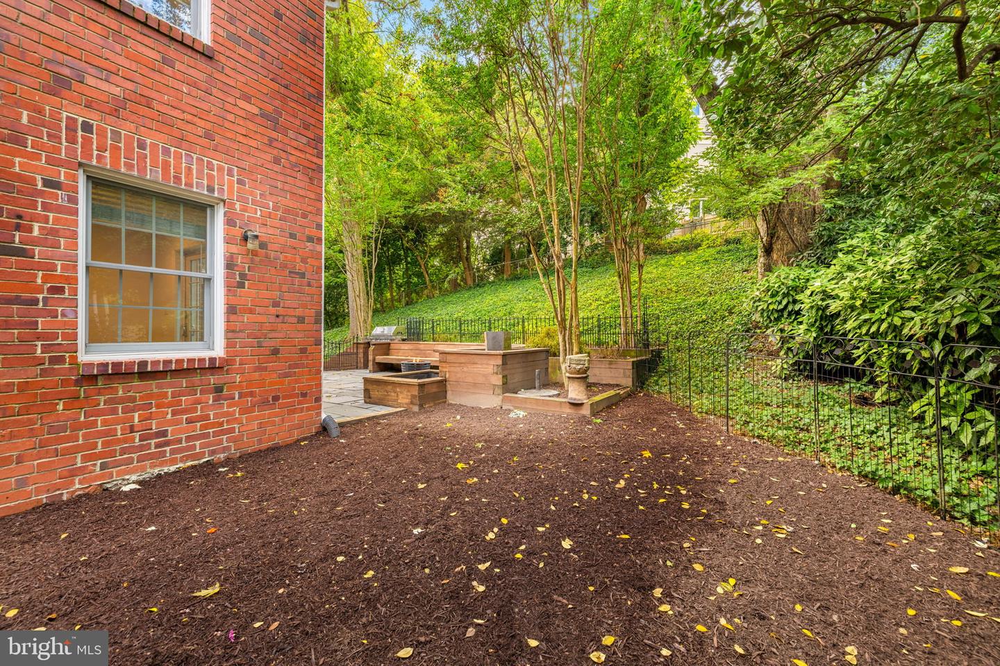 3712 25TH ST N, ARLINGTON, Virginia 22207, 3 Bedrooms Bedrooms, ,3 BathroomsBathrooms,Residential,For sale,3712 25TH ST N,VAAR2063220 MLS # VAAR2063220