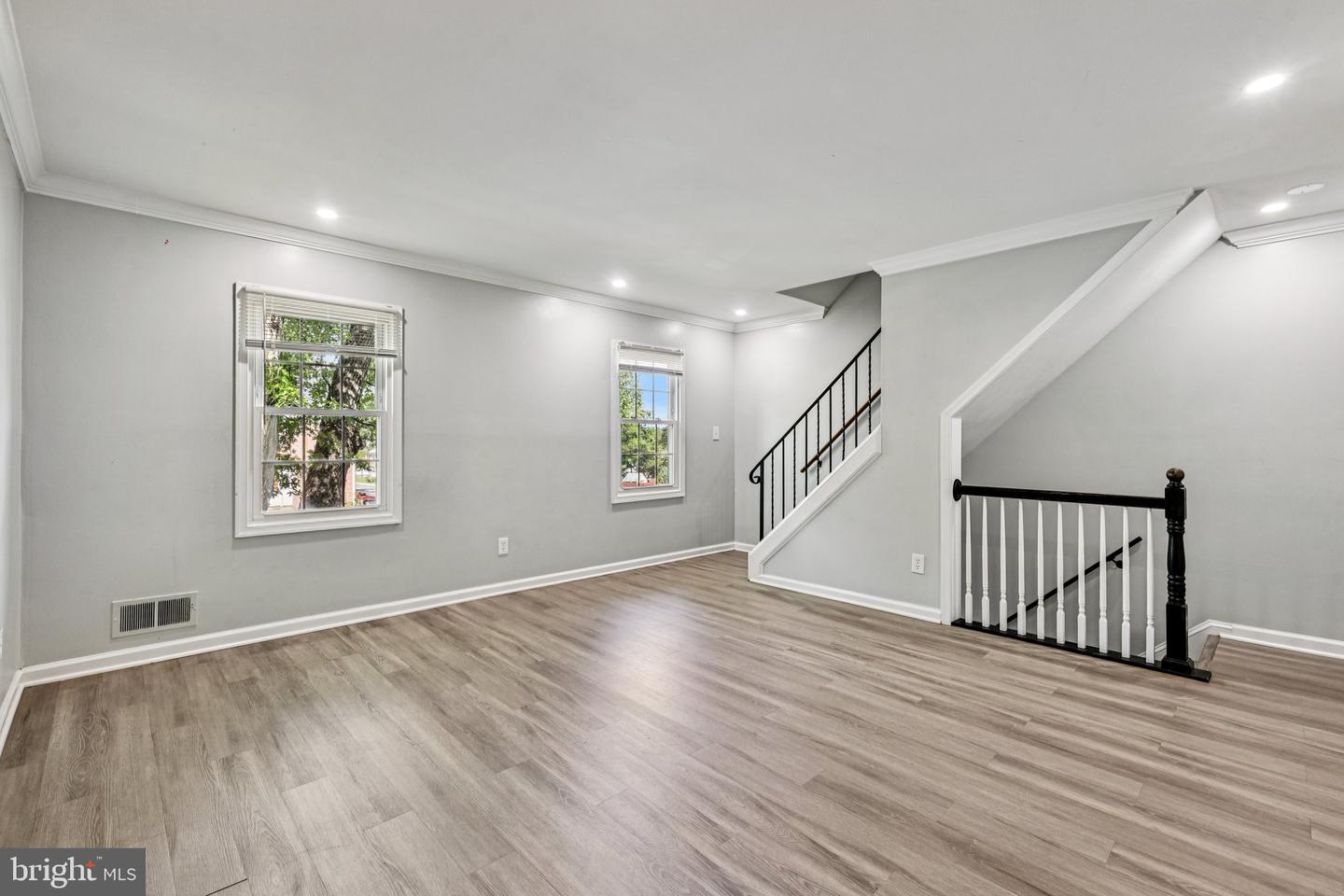 2905 WREN CT, WOODBRIDGE, Virginia 22191, 3 Bedrooms Bedrooms, ,2 BathroomsBathrooms,Residential,For sale,2905 WREN CT,VAPW2103416 MLS # VAPW2103416