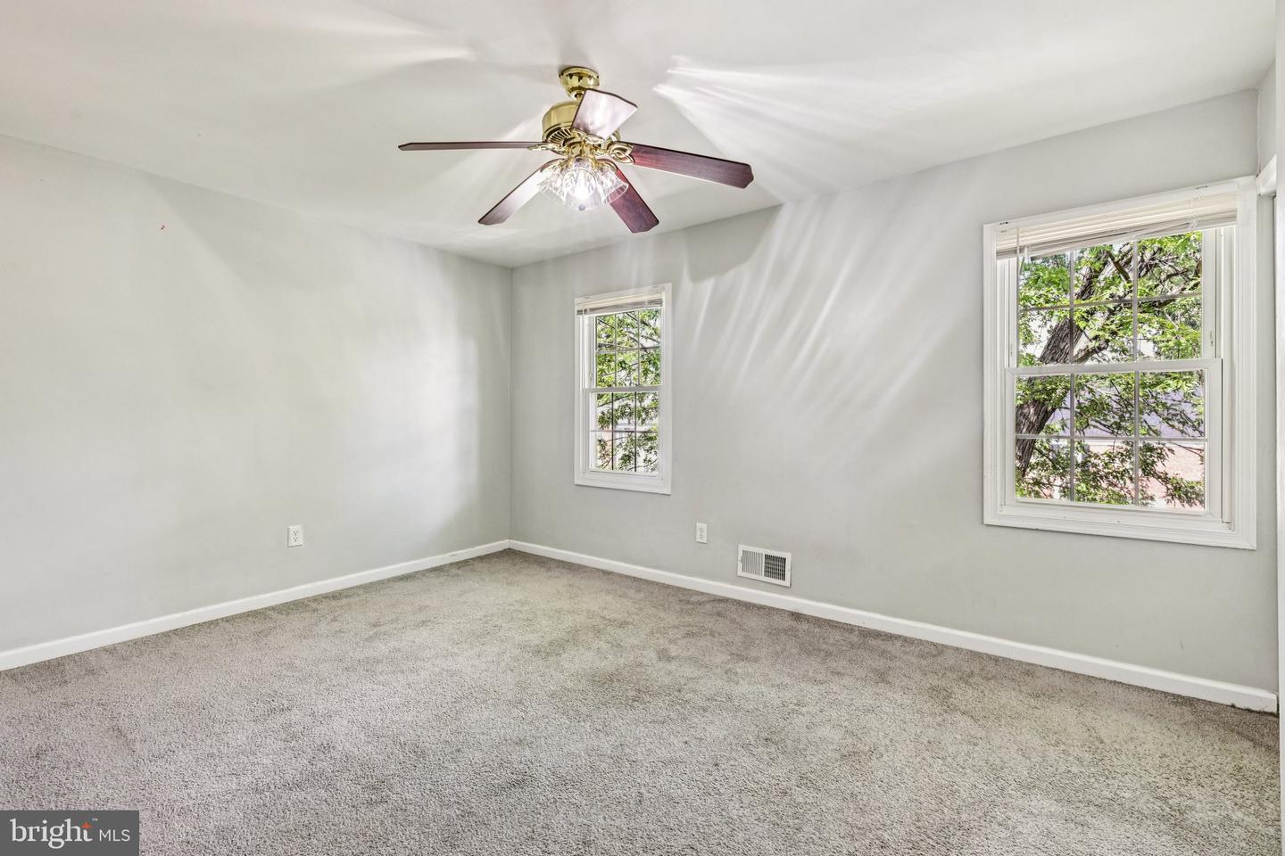 2905 WREN CT, WOODBRIDGE, Virginia 22191, 3 Bedrooms Bedrooms, ,2 BathroomsBathrooms,Residential,For sale,2905 WREN CT,VAPW2103416 MLS # VAPW2103416