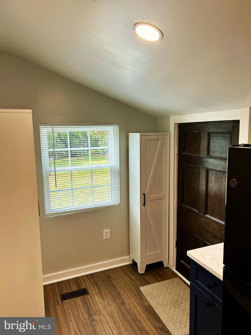 12060 AXLINE RD, LOVETTSVILLE, Virginia 20180, 1 Bedroom Bedrooms, 4 Rooms Rooms,1 BathroomBathrooms,Residential,For sale,12060 AXLINE RD,VALO2106430 MLS # VALO2106430