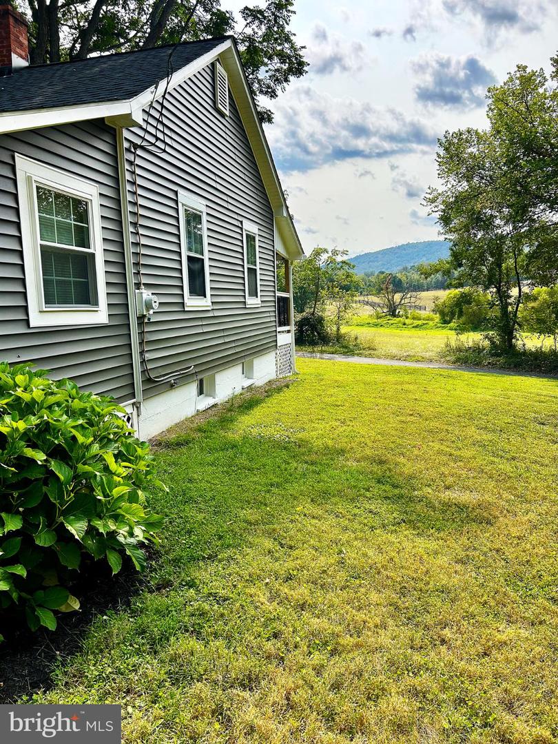 12060 AXLINE RD, LOVETTSVILLE, Virginia 20180, 1 Bedroom Bedrooms, 4 Rooms Rooms,1 BathroomBathrooms,Residential,For sale,12060 AXLINE RD,VALO2106430 MLS # VALO2106430