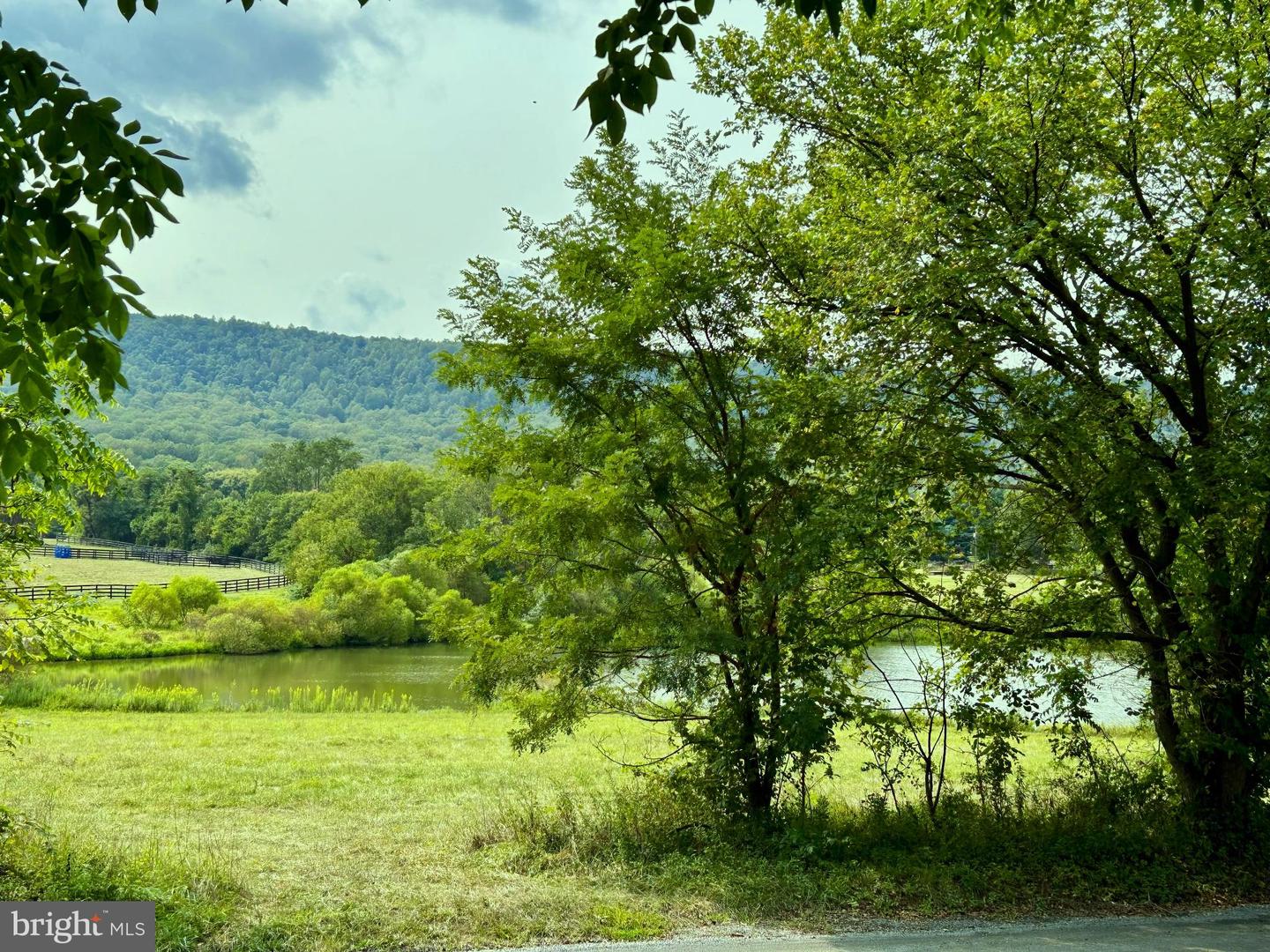 12060 AXLINE RD, LOVETTSVILLE, Virginia 20180, 1 Bedroom Bedrooms, 4 Rooms Rooms,1 BathroomBathrooms,Residential,For sale,12060 AXLINE RD,VALO2106430 MLS # VALO2106430