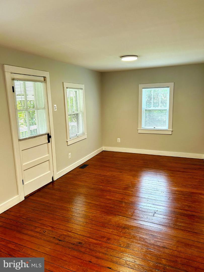 12060 AXLINE RD, LOVETTSVILLE, Virginia 20180, 1 Bedroom Bedrooms, 4 Rooms Rooms,1 BathroomBathrooms,Residential,For sale,12060 AXLINE RD,VALO2106430 MLS # VALO2106430