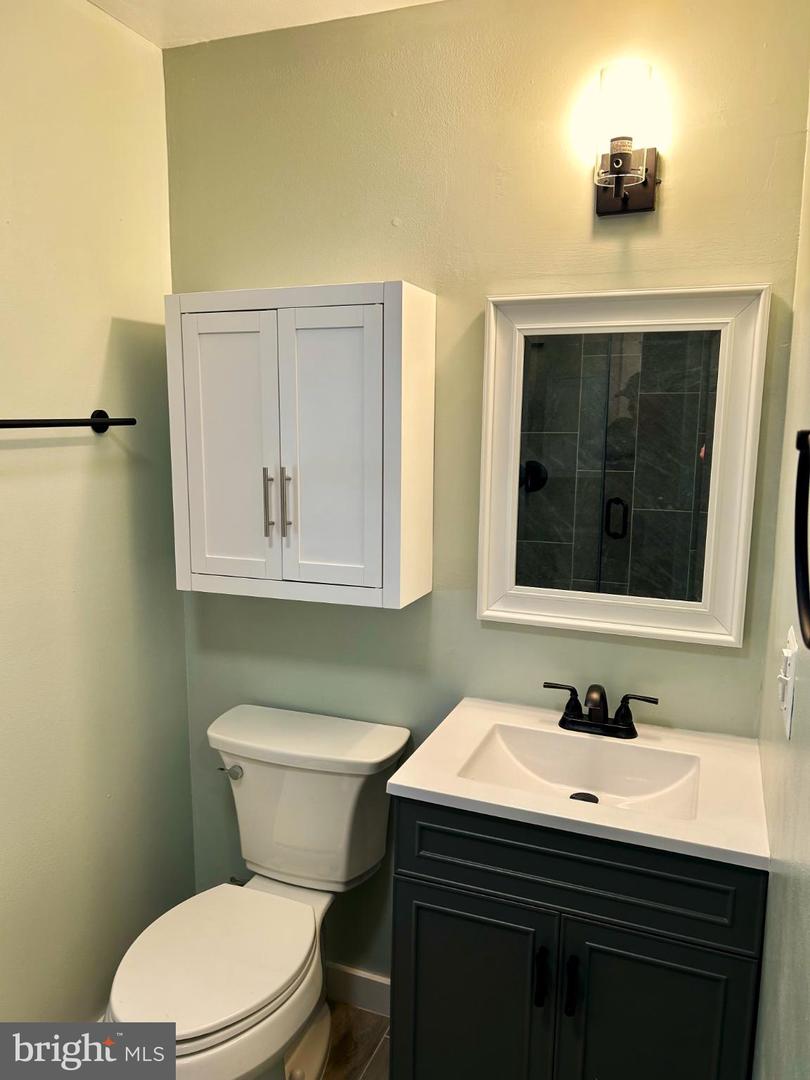 12060 AXLINE RD, LOVETTSVILLE, Virginia 20180, 1 Bedroom Bedrooms, 4 Rooms Rooms,1 BathroomBathrooms,Residential,For sale,12060 AXLINE RD,VALO2106430 MLS # VALO2106430