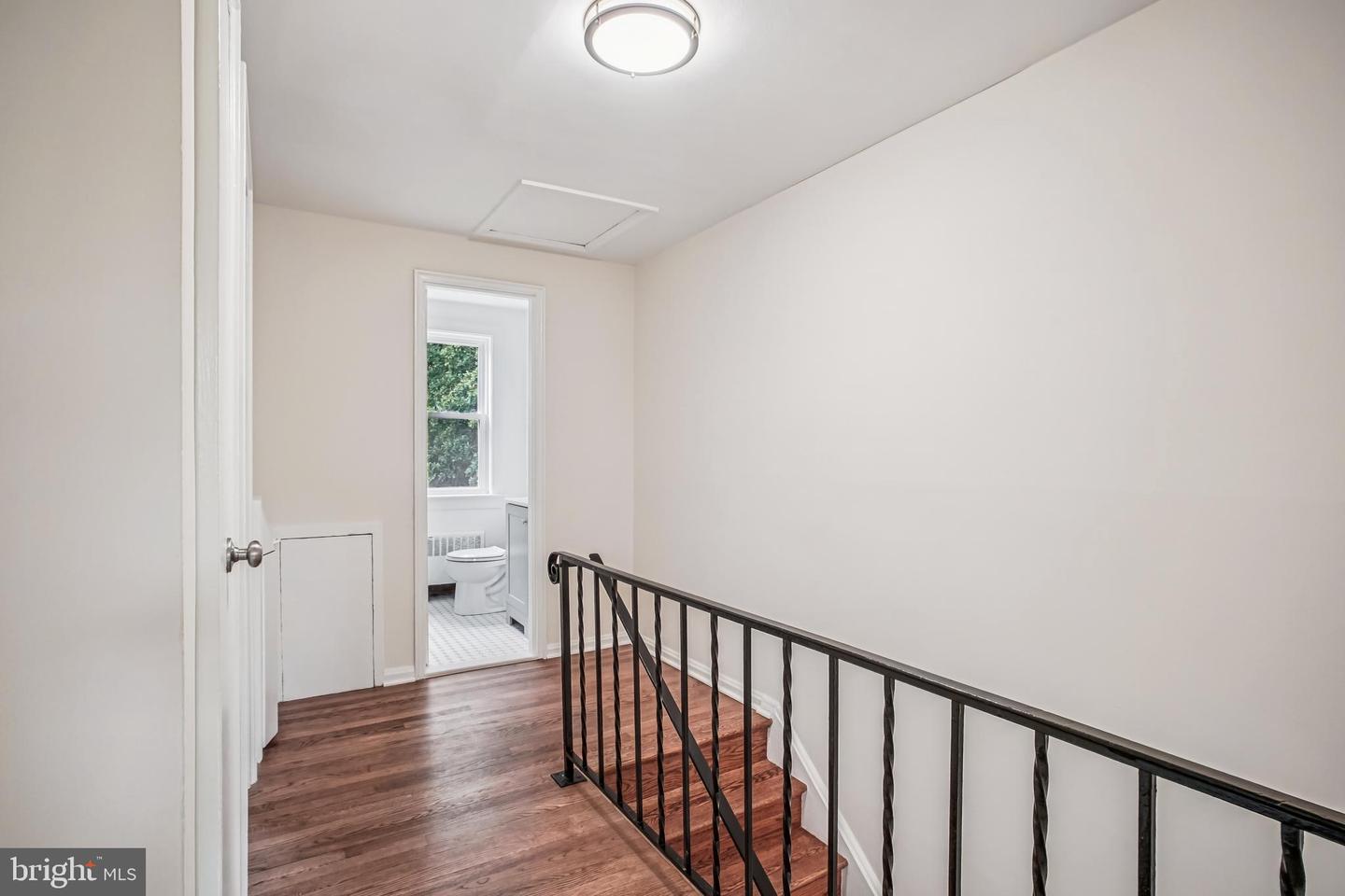 2933 LANDOVER ST, ALEXANDRIA, Virginia 22305, 3 Bedrooms Bedrooms, 10 Rooms Rooms,2 BathroomsBathrooms,Residential,For sale,2933 LANDOVER ST,VAAX2049486 MLS # VAAX2049486