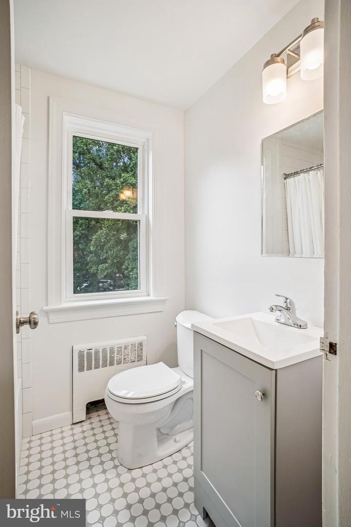 2933 LANDOVER ST, ALEXANDRIA, Virginia 22305, 3 Bedrooms Bedrooms, 10 Rooms Rooms,2 BathroomsBathrooms,Residential,For sale,2933 LANDOVER ST,VAAX2049486 MLS # VAAX2049486