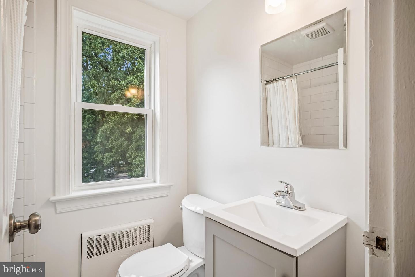 2933 LANDOVER ST, ALEXANDRIA, Virginia 22305, 3 Bedrooms Bedrooms, 10 Rooms Rooms,2 BathroomsBathrooms,Residential,For sale,2933 LANDOVER ST,VAAX2049486 MLS # VAAX2049486