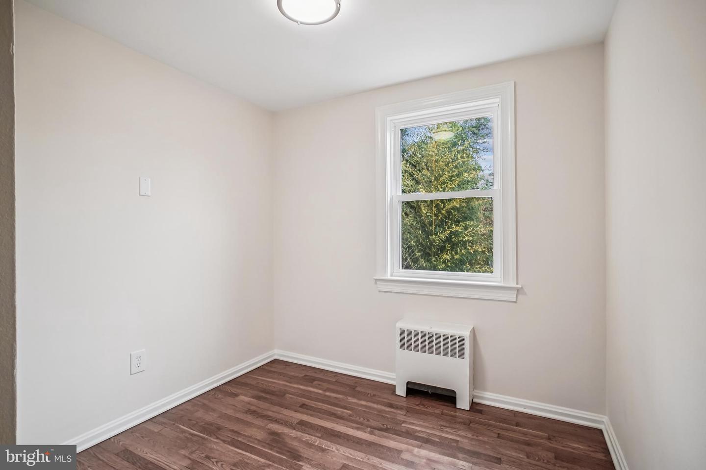 2933 LANDOVER ST, ALEXANDRIA, Virginia 22305, 3 Bedrooms Bedrooms, 10 Rooms Rooms,2 BathroomsBathrooms,Residential,For sale,2933 LANDOVER ST,VAAX2049486 MLS # VAAX2049486