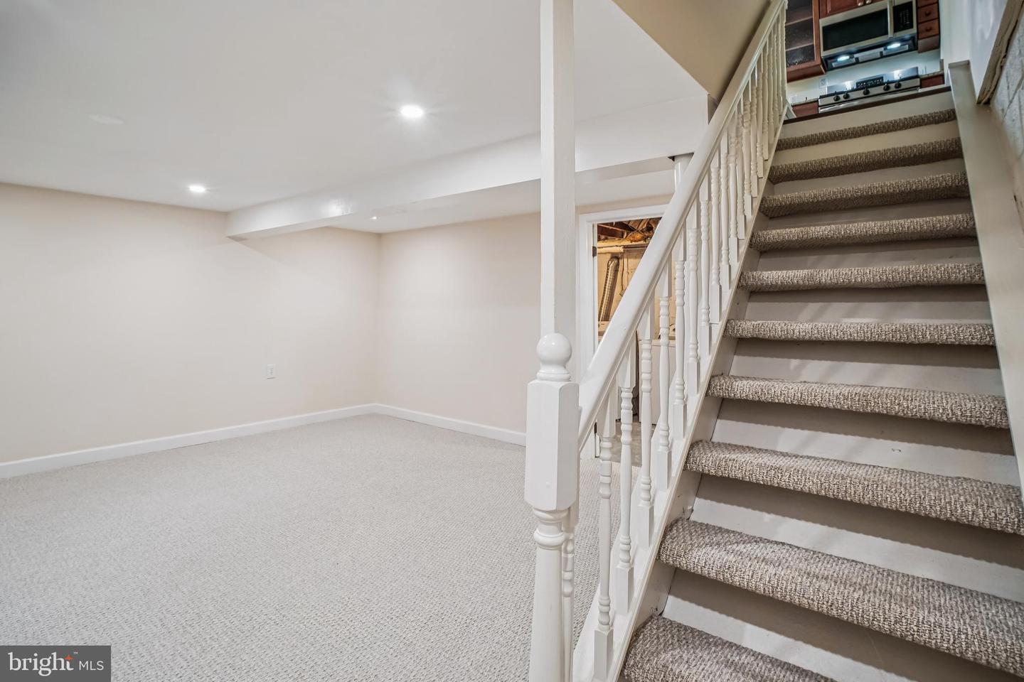 2933 LANDOVER ST, ALEXANDRIA, Virginia 22305, 3 Bedrooms Bedrooms, 10 Rooms Rooms,2 BathroomsBathrooms,Residential,For sale,2933 LANDOVER ST,VAAX2049486 MLS # VAAX2049486