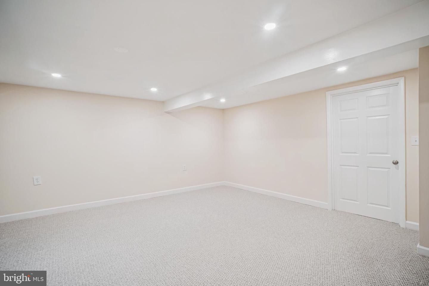 2933 LANDOVER ST, ALEXANDRIA, Virginia 22305, 3 Bedrooms Bedrooms, 10 Rooms Rooms,2 BathroomsBathrooms,Residential,For sale,2933 LANDOVER ST,VAAX2049486 MLS # VAAX2049486