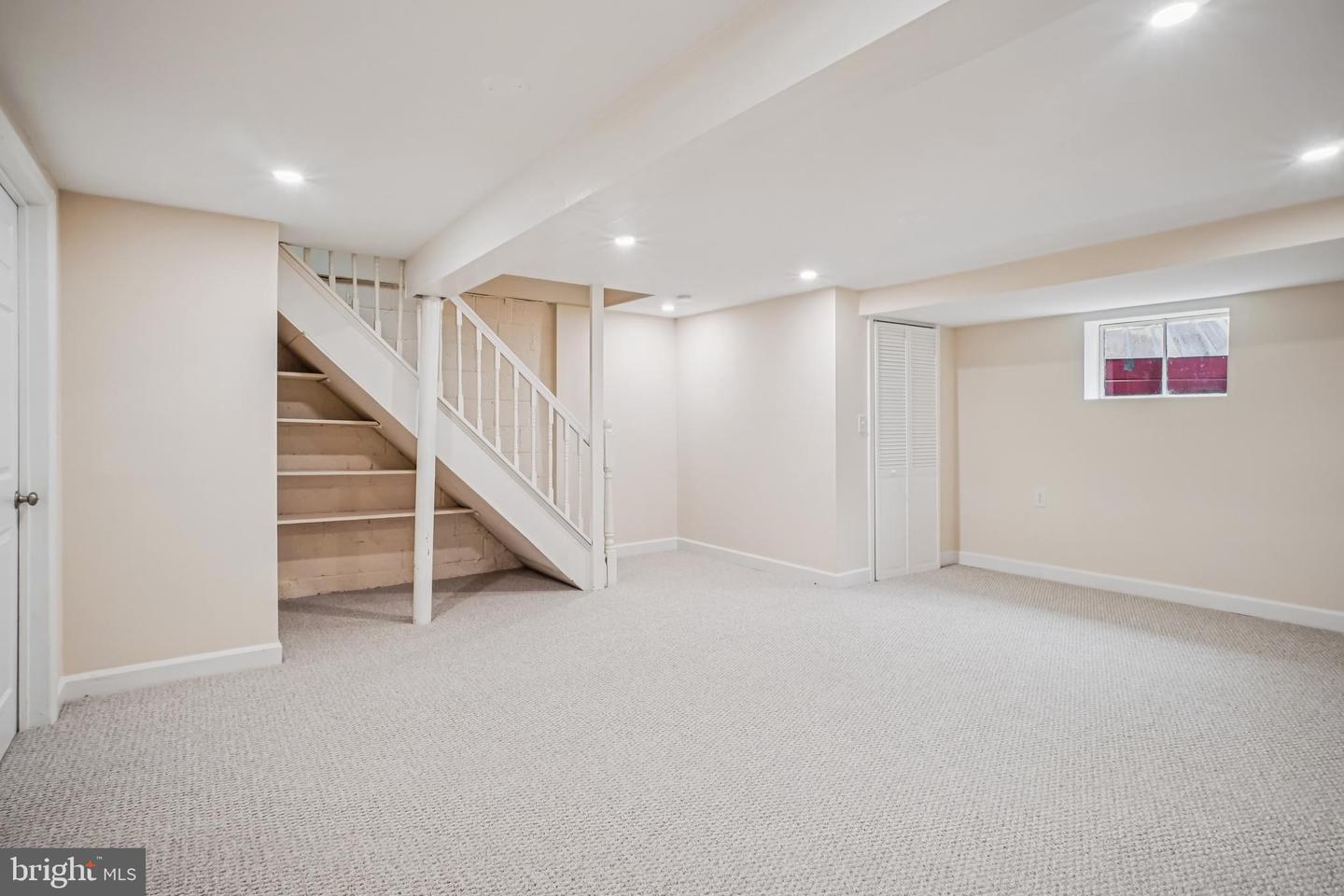 2933 LANDOVER ST, ALEXANDRIA, Virginia 22305, 3 Bedrooms Bedrooms, 10 Rooms Rooms,2 BathroomsBathrooms,Residential,For sale,2933 LANDOVER ST,VAAX2049486 MLS # VAAX2049486