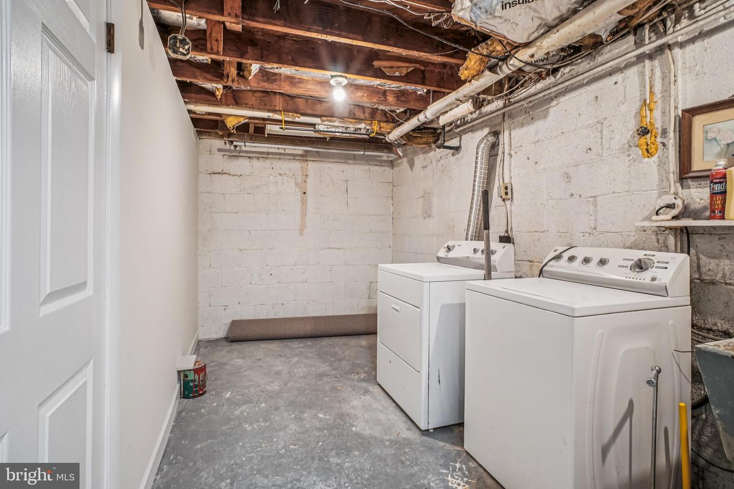 2933 LANDOVER ST, ALEXANDRIA, Virginia 22305, 3 Bedrooms Bedrooms, 10 Rooms Rooms,2 BathroomsBathrooms,Residential,For sale,2933 LANDOVER ST,VAAX2049486 MLS # VAAX2049486