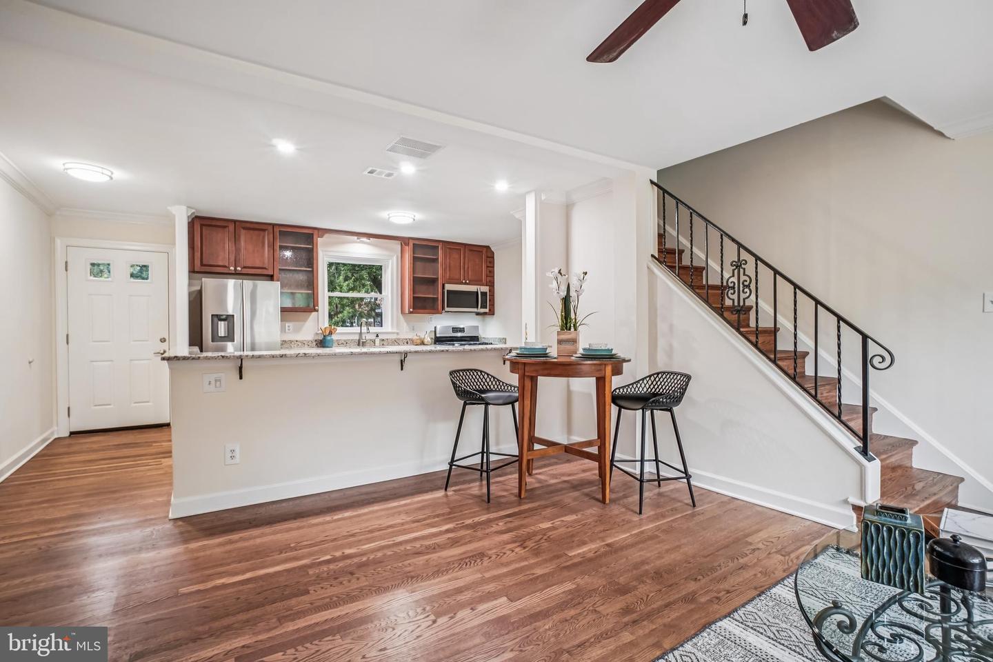 2933 LANDOVER ST, ALEXANDRIA, Virginia 22305, 3 Bedrooms Bedrooms, 10 Rooms Rooms,2 BathroomsBathrooms,Residential,For sale,2933 LANDOVER ST,VAAX2049486 MLS # VAAX2049486