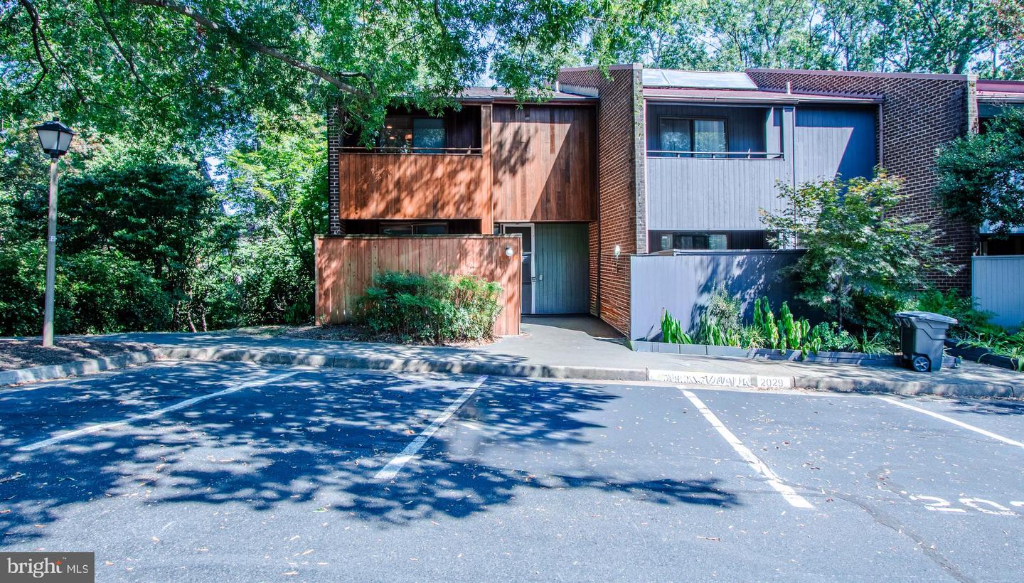 2029 WETHERSFIELD CT, RESTON, Virginia 20191, 4 Bedrooms Bedrooms, ,3 BathroomsBathrooms,Residential,For sale,2029 WETHERSFIELD CT,VAFX2266136 MLS # VAFX2266136